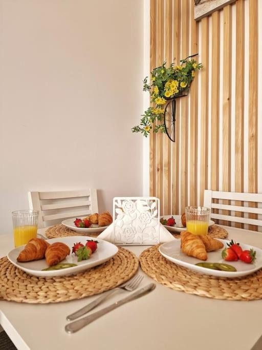 Appartamento Acogedor Piso Con Terraza Y Parking! Benalmádena Esterno foto
