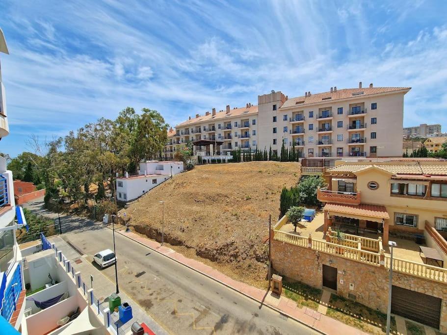 Appartamento Acogedor Piso Con Terraza Y Parking! Benalmádena Esterno foto