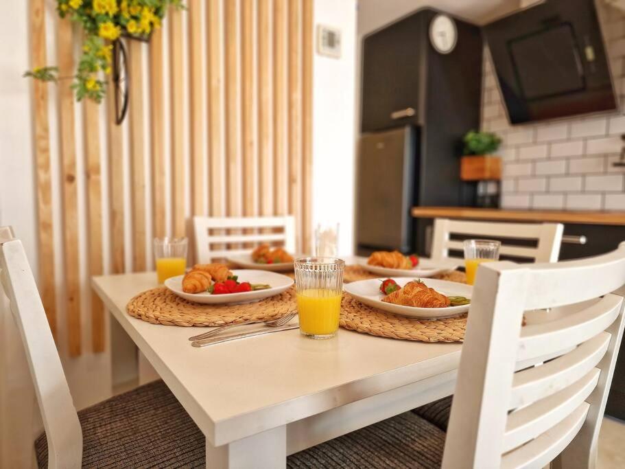 Appartamento Acogedor Piso Con Terraza Y Parking! Benalmádena Esterno foto