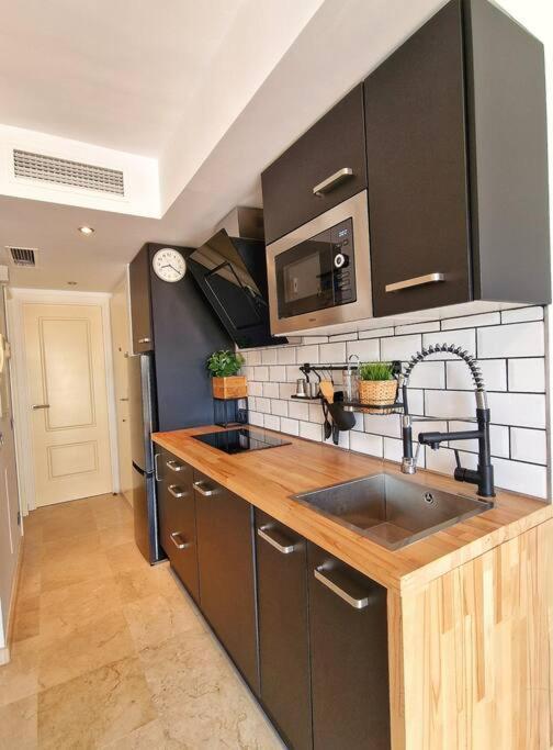Appartamento Acogedor Piso Con Terraza Y Parking! Benalmádena Esterno foto